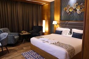 AJ Grand Hotel
