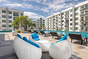 Pool Views De Luxe at Arcadia Beach Resort