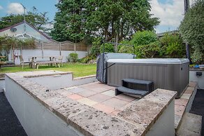 Pendeilo Villa - 5 Bedroom Holiday Home - Amroth