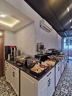 LUXX GARDEN HOTEL