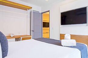 Luxury Apartments Pool & Jacuzzi