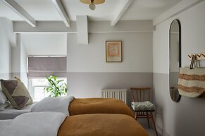 Major House