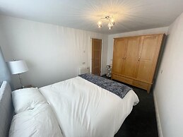 Beautiful Private Detached 1-bed Bungalow