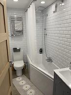 Beautiful Private Detached 1-bed Bungalow