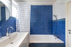 F33 by TLV2RENT