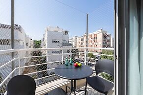 F33 by TLV2RENT