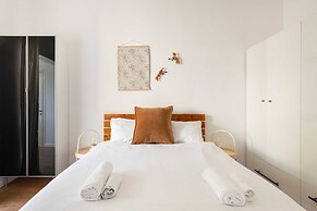 F33 by TLV2RENT
