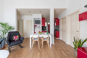 F33 by TLV2RENT