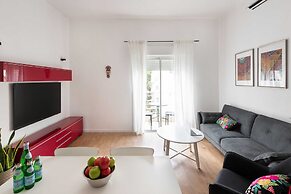 F33 by TLV2RENT
