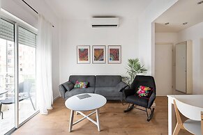 F33 by TLV2RENT