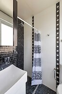 F33 by TLV2RENT