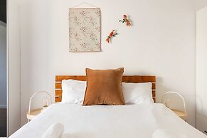 F33 by TLV2RENT