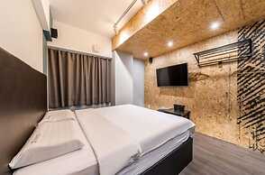 27 HOTEL