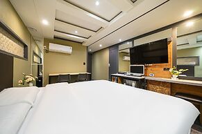 27 HOTEL