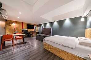 27 HOTEL
