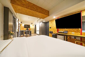 27 HOTEL