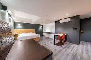 27 HOTEL