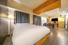 27 HOTEL