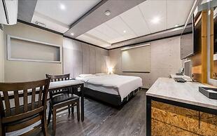 27 HOTEL