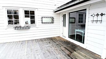 Romantic Lakeview Guesthouse in Swedish Nature