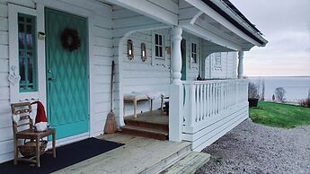 Romantic Lakeview Guesthouse in Swedish Nature