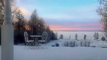 Romantic Lakeview Guesthouse in Swedish Nature