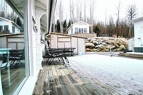 Romantic Lakeview Guesthouse in Swedish Nature