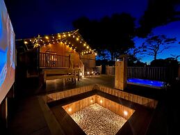 Aladdin Safari Tent