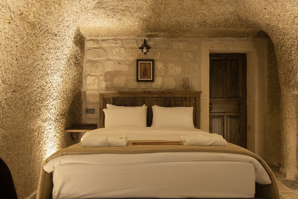 Medusa Cave Hotel