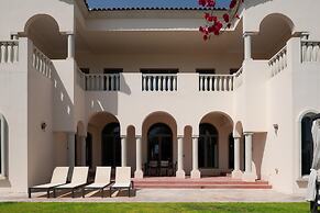 Private Pool Beach Access Villa w Cinematic Vws