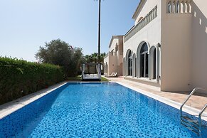 Private Pool Beach Access Villa w Cinematic Vws