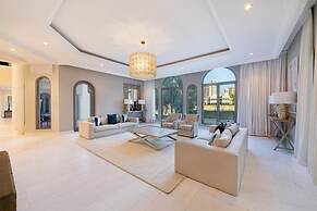 Private Pool Beach Access Villa w Cinematic Vws