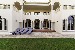 Private Pool Beach Access Villa w Cinematic Vws