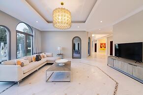 Private Pool Beach Access Villa w Cinematic Vws