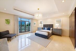 Private Pool Beach Access Villa w Cinematic Vws