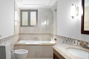 Private Pool Beach Access Villa w Cinematic Vws