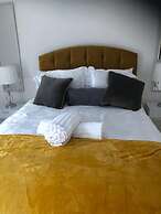 Luxurious 2 Bedroom Flat Ashford