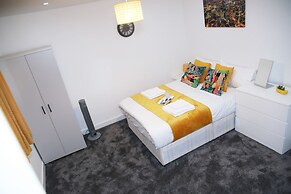 Apartment - Sleeps 5 & Free Parking
