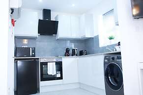Apartment - Sleeps 5 & Free Parking