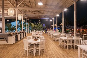 Foxoso La Beach Resort & Spa