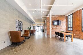 GLOBALSTAY. Dundurn Lofts. Free parking. Gym