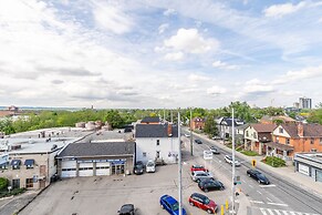 GLOBALSTAY. Dundurn Lofts. Free parking. Gym