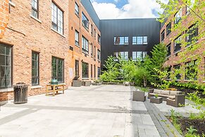 GLOBALSTAY. Dundurn Lofts. Free parking. Gym