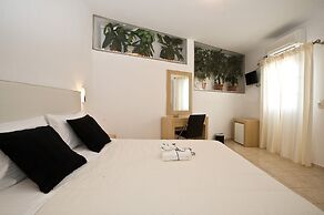 Zannis Hotel
