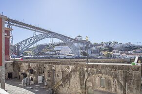 Liiiving - Ribeira Riverside Apartment