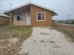 1-bed House Sleeps 2 in Secure Community