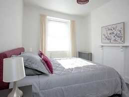 Torquay - House - Sleeps 6 - Pet Friendly