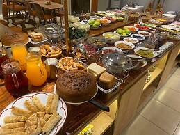 Mavirem Hotel