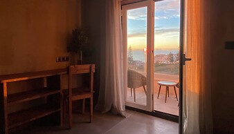 Azenhas do Mar Valley House