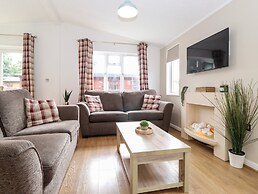 Honeysuckle Lodge